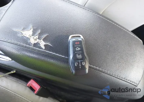 2015 Ford Fusion Titanium z USA, uszkodzony, nr VIN 3FA6P0D98FR213078